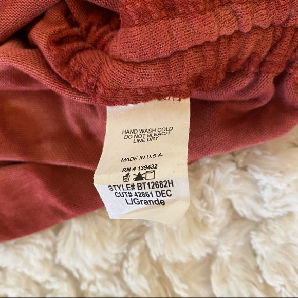 PRICE DROP! NWOT Papermoon Tee - Picture 4 of 4